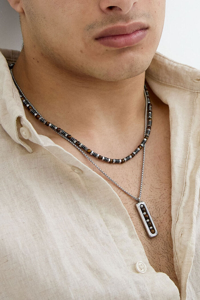 Collar de Hombre con Dijes y Cuentas Marrón