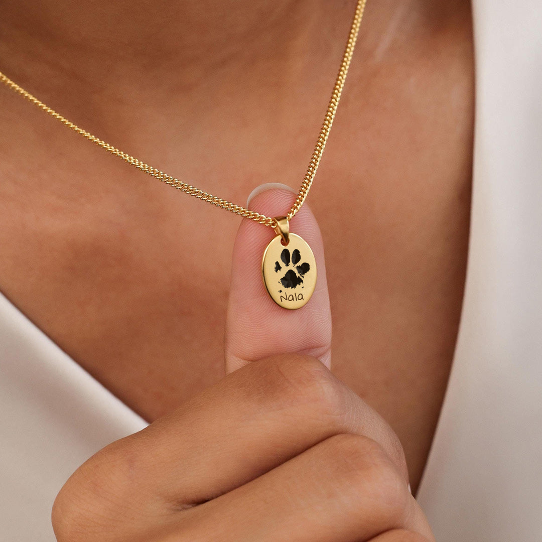 Colar oval personalizado com pegada de animal de estimação banhado a ouro 18k